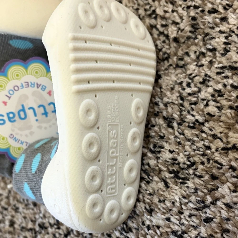 Grey Sock Shoes with Blue Polka Dots – Barefoot Style for Toddlers